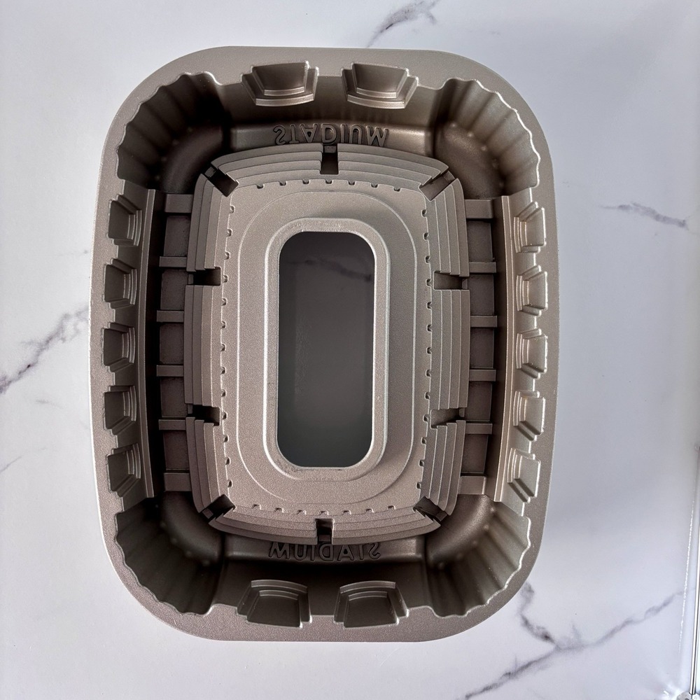 Nordic Ware Stadium Cake Bundt Pan Sports Arena Football Soccer Baseball Party - Picture 4 of 8